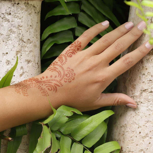 QSTOHENA Henna Tattoo Stencils kit, 12 Sheets Temporary Tattoo Stickers for  Women Girls Indian Arabian Reusable Hand Tattoo Templates