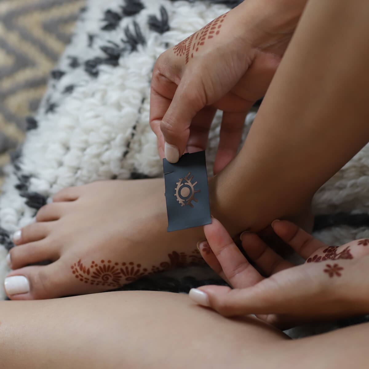 Dare - All-Seeing Eye henna design sticker stencil